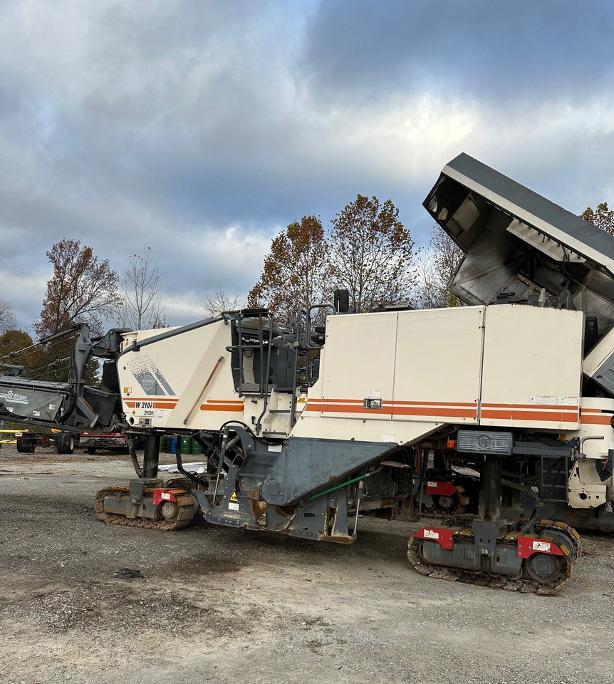 Wirtgen W 210 i - Frezë asfalti: foto 2 Wirtgen W 210 i - Frezë asfalti: foto 2