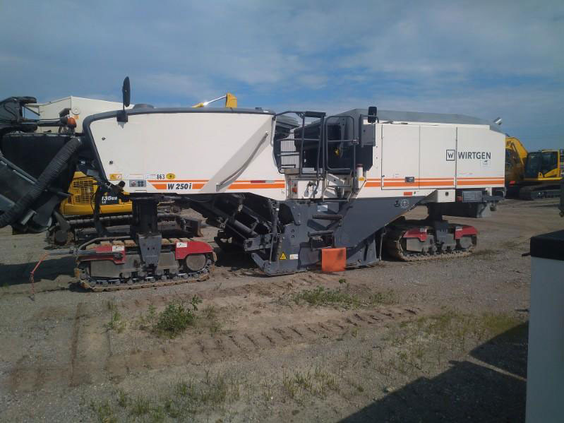Wirtgen W 250 I - Frezë asfalti: foto 1 Wirtgen W 250 I - Frezë asfalti: foto 1
