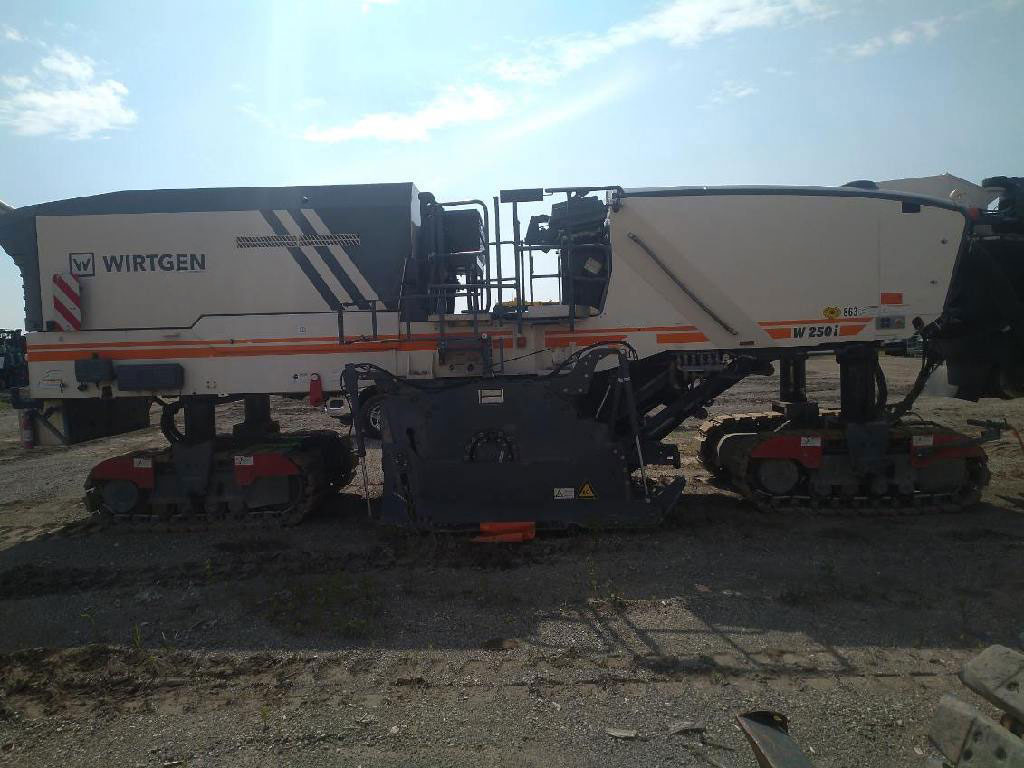 Wirtgen W 250 I - Frezë asfalti: foto 3 Wirtgen W 250 I - Frezë asfalti: foto 3