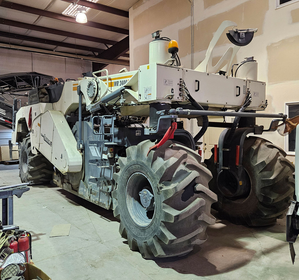 Wirtgen WR 2400 - Stabilizues dheu: foto 1 Wirtgen WR 2400 - Stabilizues dheu: foto 1