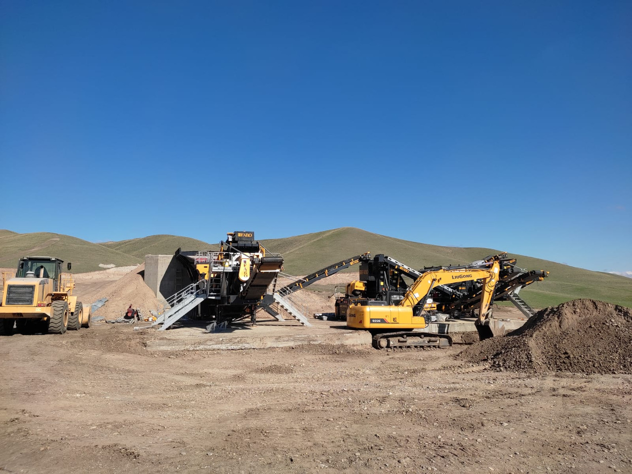 Gurëthyesi i lëvizshëm i ri FABO Mobile crusher: foto 13