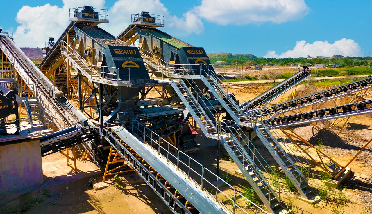 FABO vibrating screen - Makinë sitëse: foto 1 FABO vibrating screen - Makinë sitëse: foto 1