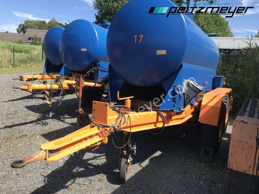 BATHE TANDEMANHÄNGER Bitum / Teerkocher 3,5 m³ Hatz DIesel 1 D 81 C - Autobitumatrice: foto 4 BATHE TANDEMANHÄNGER Bitum / Teerkocher 3,5 m³ Hatz DIesel 1 D 81 C - Autobitumatrice: foto 4