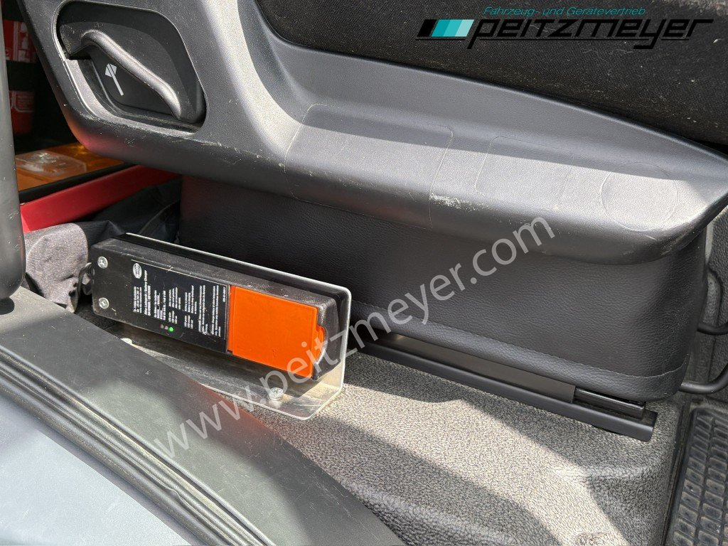 Kamion vetëshkarkues MAN TGS 26.460 FL 6x2 Kipper+Kran+Funk Lenkachse, 2-Seitenkipper, Atlas 172.3: foto 21 Kamion vetëshkarkues MAN TGS 26.460 FL 6x2 Kipper+Kran+Funk Lenkachse, 2-Seitenkipper, Atlas 172.3: foto 21