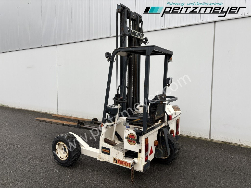 Moffett Mitnahmestapler M 2003 STM Allrad, UVV in 09/25 neu - Pirun i montuar në kamion: foto 3 Moffett Mitnahmestapler M 2003 STM Allrad, UVV in 09/25 neu - Pirun i montuar në kamion: foto 3