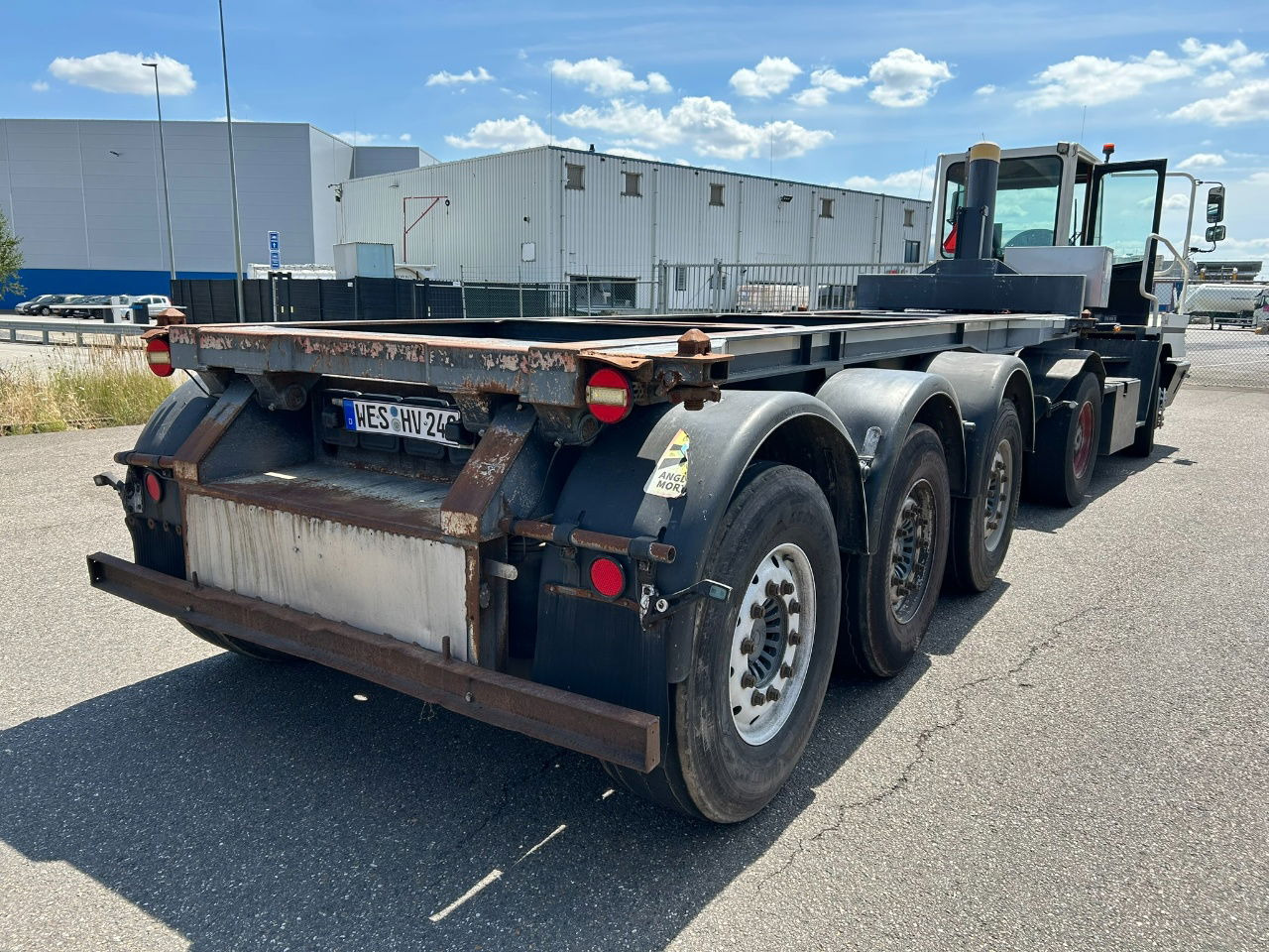 Mafa 20 ft tipping chassis / disc brakes / lifting axle / alcoa wheels / - Transportjer kontejnerësh/ Gjysmë rimorkio me karroceri të çmontueshme: foto 3 Mafa 20 ft tipping chassis / disc brakes / lifting axle / alcoa wheels / - Transportjer kontejnerësh/ Gjysmë rimorkio me karroceri të çmontueshme: foto 3