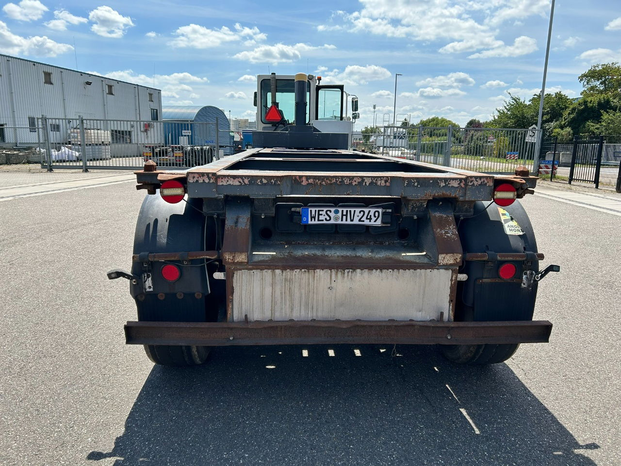 Mafa 20 ft tipping chassis / disc brakes / lifting axle / alcoa wheels / - Transportjer kontejnerësh/ Gjysmë rimorkio me karroceri të çmontueshme: foto 4 Mafa 20 ft tipping chassis / disc brakes / lifting axle / alcoa wheels / - Transportjer kontejnerësh/ Gjysmë rimorkio me karroceri të çmontueshme: foto 4