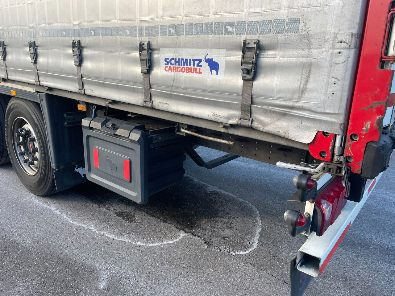 Gjysmë rimorkio me tendë Schmitz Cargobull SCB-S3T EN 12642-XL / Allu borden / disc brakes / 2 x toolbox / tuf 4-2026: foto 10 Gjysmë rimorkio me tendë Schmitz Cargobull SCB-S3T EN 12642-XL / Allu borden / disc brakes / 2 x toolbox / tuf 4-2026: foto 10