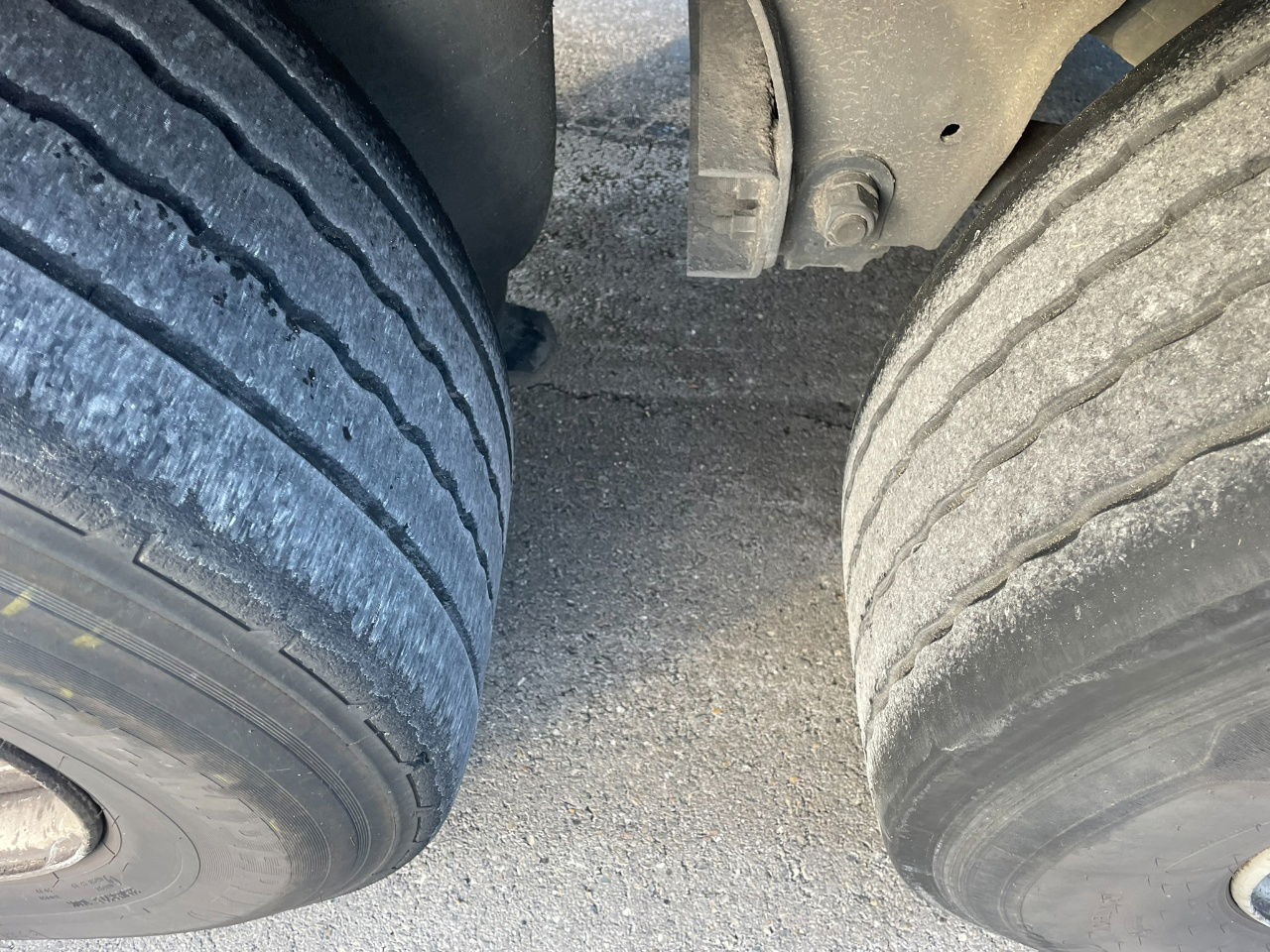 Gjysmë rimorkio me tendë Schmitz Cargobull SCB-S3T EN 12642-XL / Allu borden / disc brakes / 2 x toolbox / tuf 4-2026: foto 8 Gjysmë rimorkio me tendë Schmitz Cargobull SCB-S3T EN 12642-XL / Allu borden / disc brakes / 2 x toolbox / tuf 4-2026: foto 8