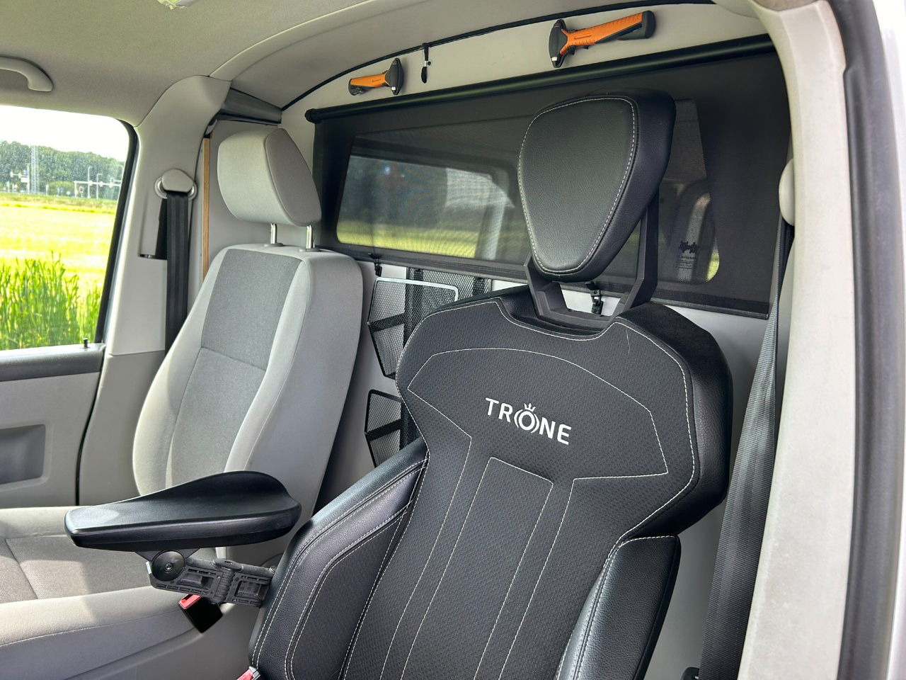 Volkswagen Transporter 2.0 TDI Bleumotion Technology L1 H1 114 PK apk 14-12-2026 Airco - Furgon i vogël: foto 5 Volkswagen Transporter 2.0 TDI Bleumotion Technology L1 H1 114 PK apk 14-12-2026 Airco - Furgon i vogël: foto 5