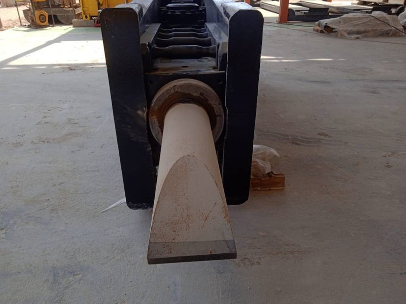 Cat H180GC Hammer (2 pcs available in Abu Dhabi) - Çekiç hidraulik për Makineri ndërtimi: foto 4 Cat H180GC Hammer (2 pcs available in Abu Dhabi) - Çekiç hidraulik për Makineri ndërtimi: foto 4