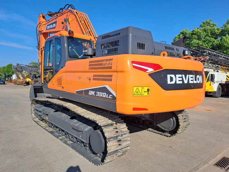 Develon DX 300 LC-7LC-7M (4 Pieces available) - Ekskavator me zinxhirë: foto 2 Develon DX 300 LC-7LC-7M (4 Pieces available) - Ekskavator me zinxhirë: foto 2