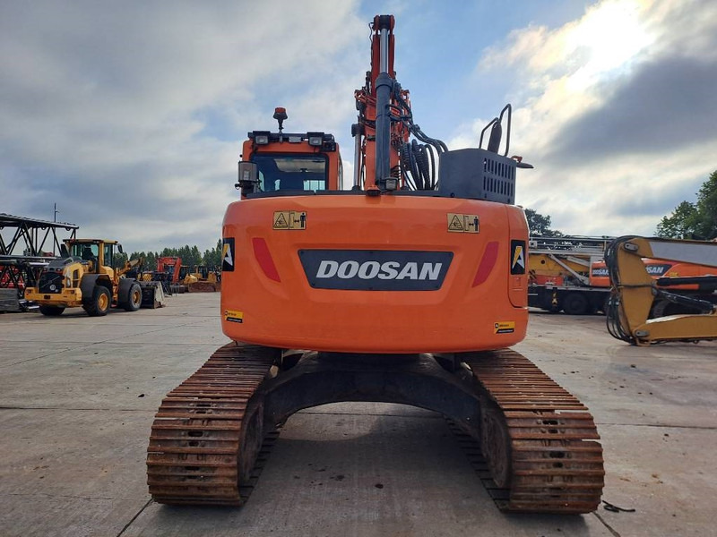 Doosan DX 235 LCR-5 - Ekskavator me zinxhirë: foto 3 Doosan DX 235 LCR-5 - Ekskavator me zinxhirë: foto 3