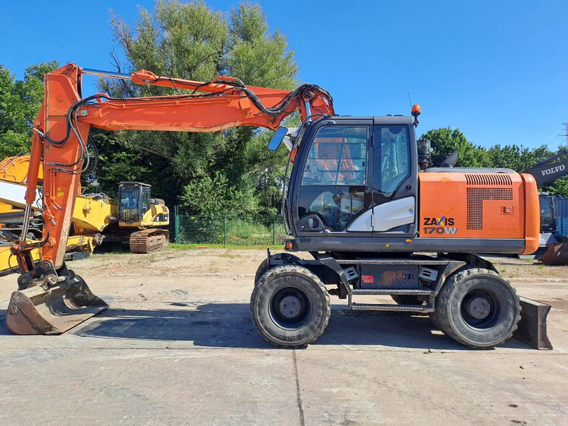 Hitachi ZX 170 W-5 B - Ekskavator me goma: foto 1 Hitachi ZX 170 W-5 B - Ekskavator me goma: foto 1
