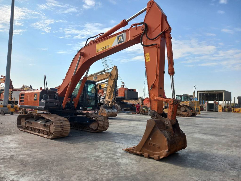 Hitachi ZX350H-5G (Abu Dhabi) - Ekskavator me zinxhirë: foto 5 Hitachi ZX350H-5G (Abu Dhabi) - Ekskavator me zinxhirë: foto 5