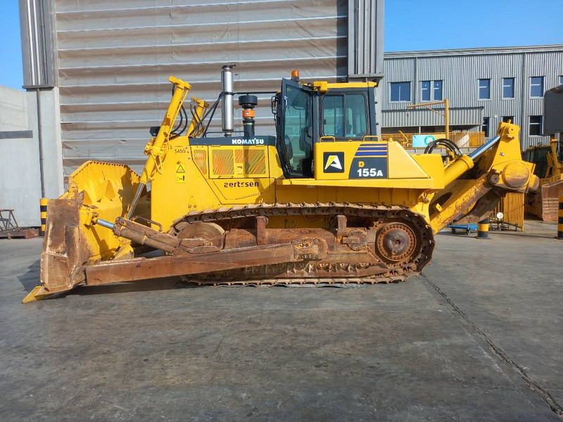 Komatsu D155A-6R (4 Pcs available in Abu Dhabi) - Buldozer: foto 1 Komatsu D155A-6R (4 Pcs available in Abu Dhabi) - Buldozer: foto 1