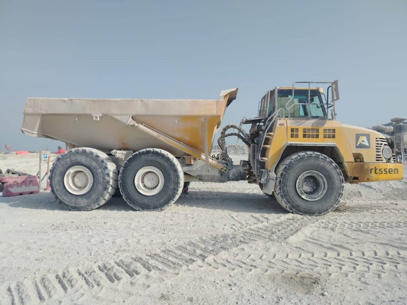 Komatsu HM400-3R (4 pieces available in Abu Dhabi) - Shkarkues teleskopik: foto 2 Komatsu HM400-3R (4 pieces available in Abu Dhabi) - Shkarkues teleskopik: foto 2