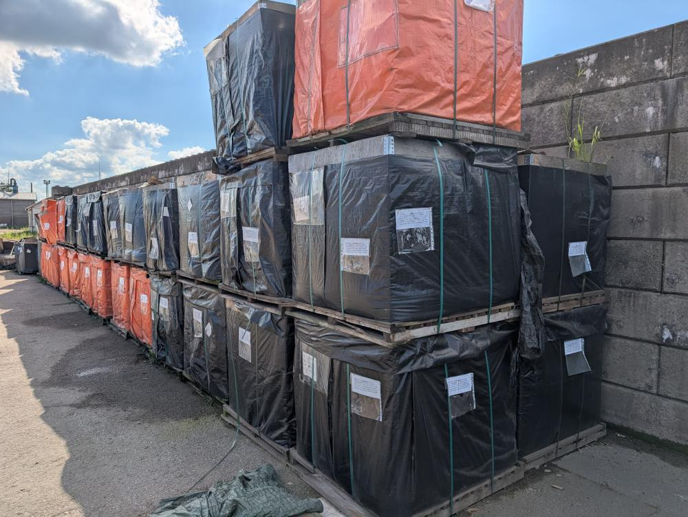 Bitumen PG76-28 - Autobitumatrice: foto 1 Bitumen PG76-28 - Autobitumatrice: foto 1