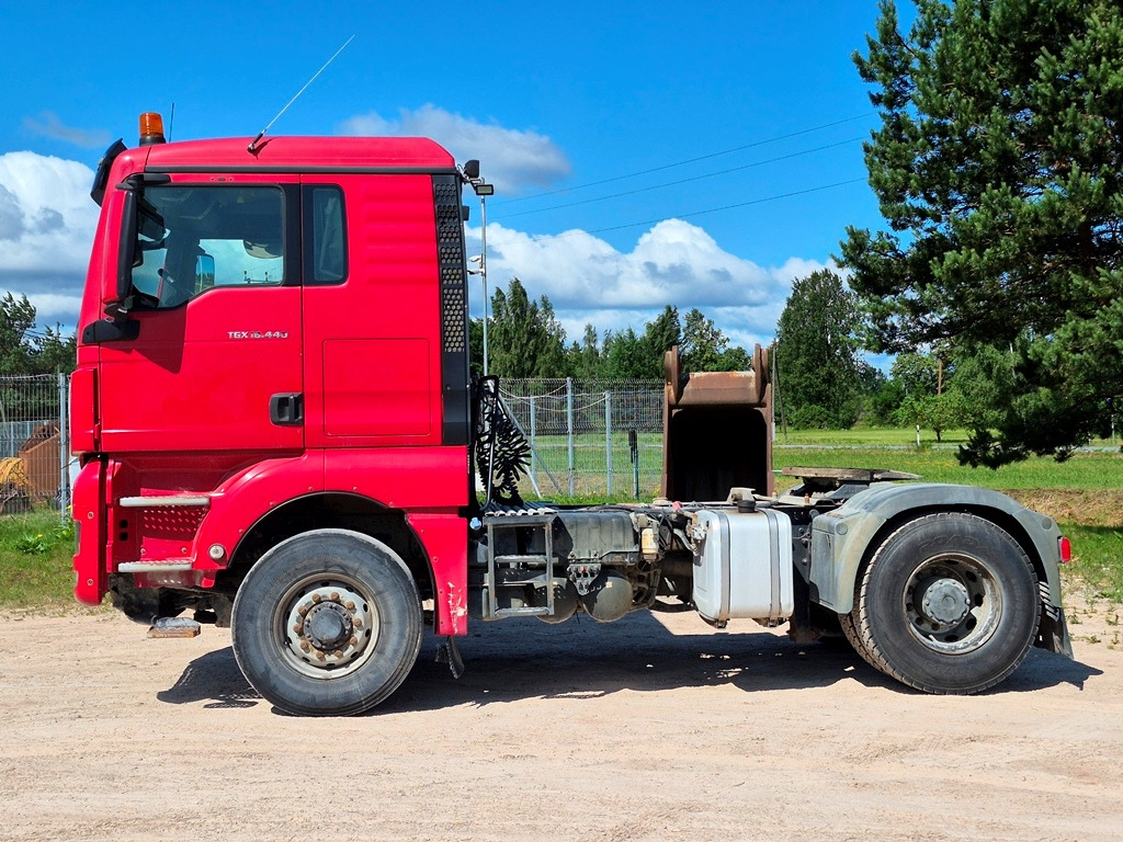MAN TGX18.440 4x4 - Gjysmë-kamion: foto 2 MAN TGX18.440 4x4 - Gjysmë-kamion: foto 2