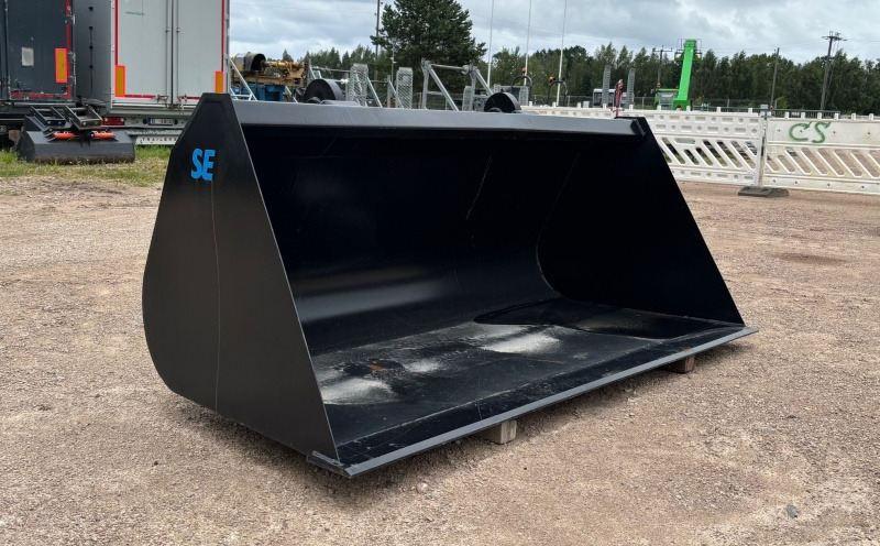 Volvo BM 2400mm - Kovë fadrome për Fadrom me goma: foto 1 Volvo BM 2400mm - Kovë fadrome për Fadrom me goma: foto 1