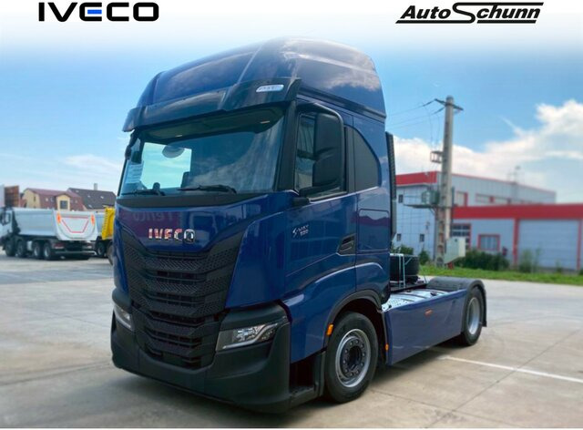 IVECO S-WAY-AS440S53T/FP LT Sattelzugmaschine+LIVING... - Gjysmë-kamion: foto 1 IVECO S-WAY-AS440S53T/FP LT Sattelzugmaschine+LIVING... - Gjysmë-kamion: foto 1