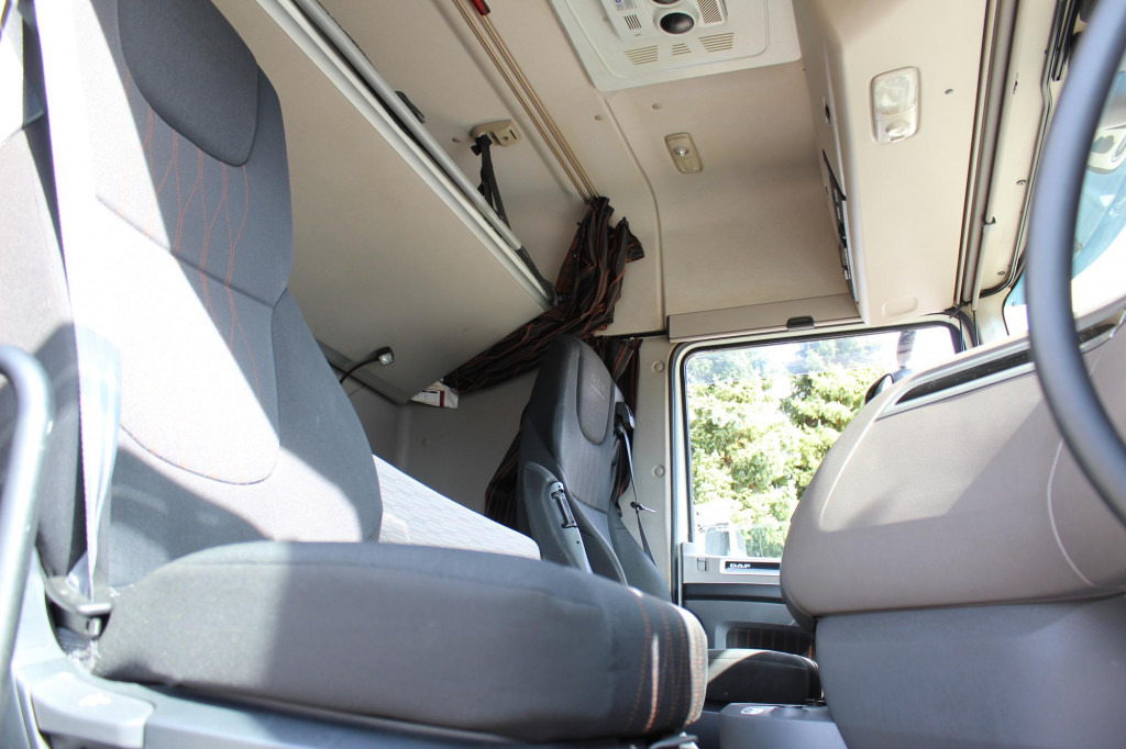 Daf XF 530 SC Retarder Standklima Kühlbox 2 liegen - Gjysmë-kamion: foto 4 Daf XF 530 SC Retarder Standklima Kühlbox 2 liegen - Gjysmë-kamion: foto 4