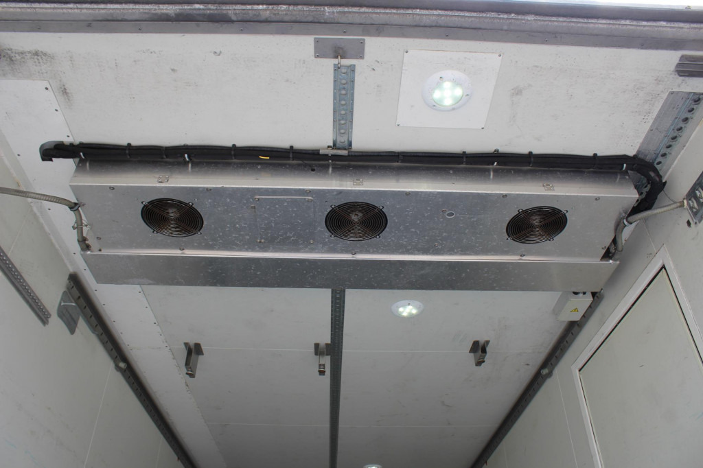 Mercedes-Benz Antos 2540 E6 Kühlkoffer Lift-Lenkachse LBW 2t - Kamion frigorifer: foto 3 Mercedes-Benz Antos 2540 E6 Kühlkoffer Lift-Lenkachse LBW 2t - Kamion frigorifer: foto 3