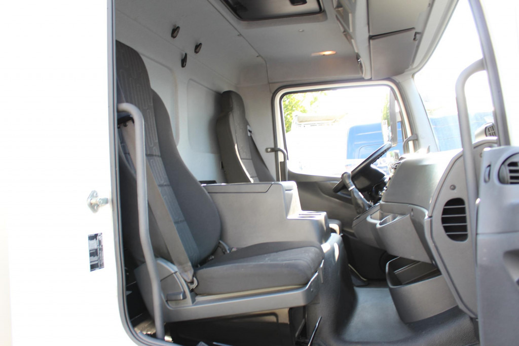 Mercedes-Benz Atego 818 E6 Koffer 6m Klima LDW Schalter LBW - Kamioncine me kontinier: foto 3 Mercedes-Benz Atego 818 E6 Koffer 6m Klima LDW Schalter LBW - Kamioncine me kontinier: foto 3