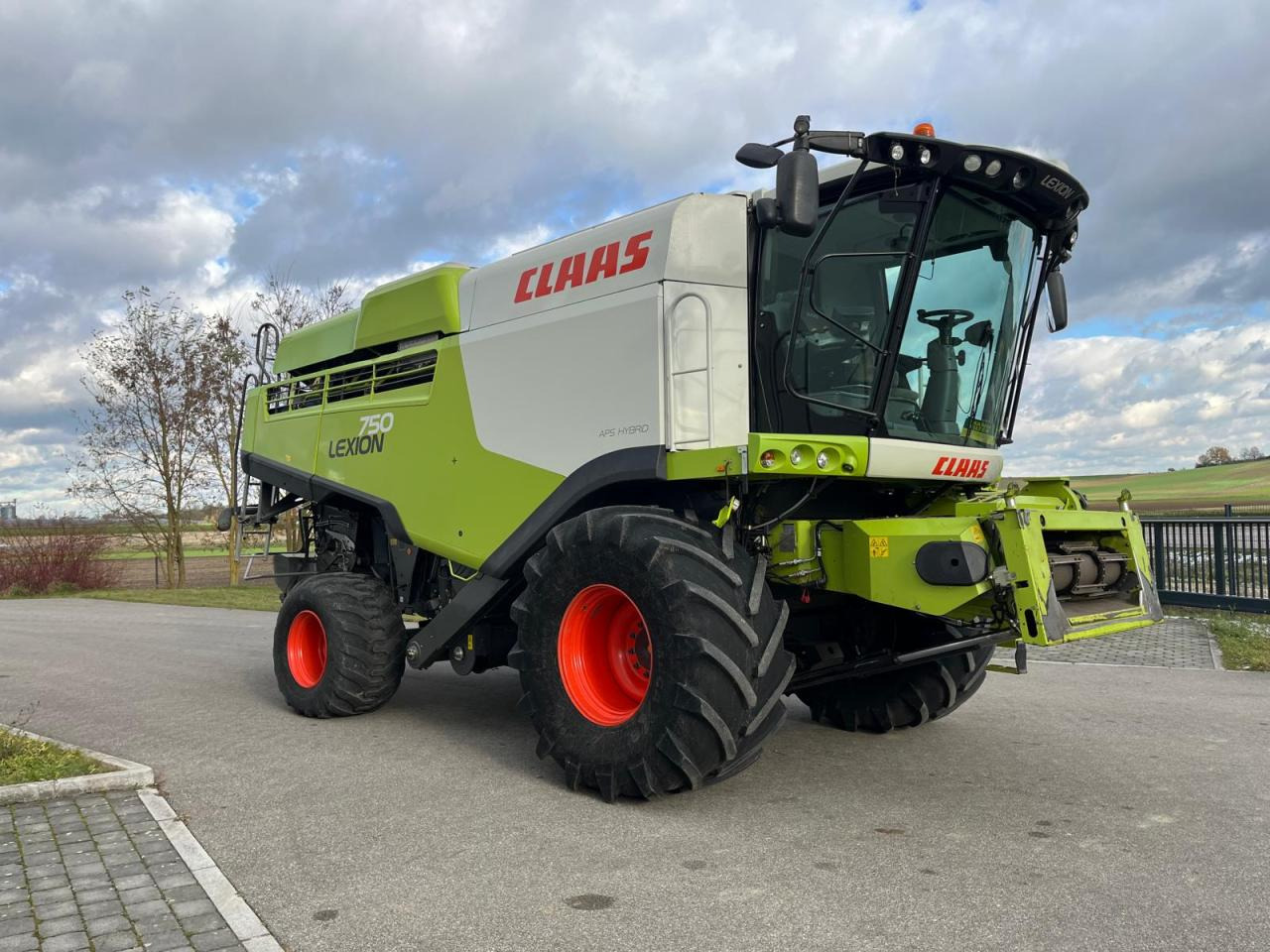 CLAAS Lexion 750 V-Kanal 3D, Bj. 2017, 30kmh - Autokombajnë: foto 5 CLAAS Lexion 750 V-Kanal 3D, Bj. 2017, 30kmh - Autokombajnë: foto 5
