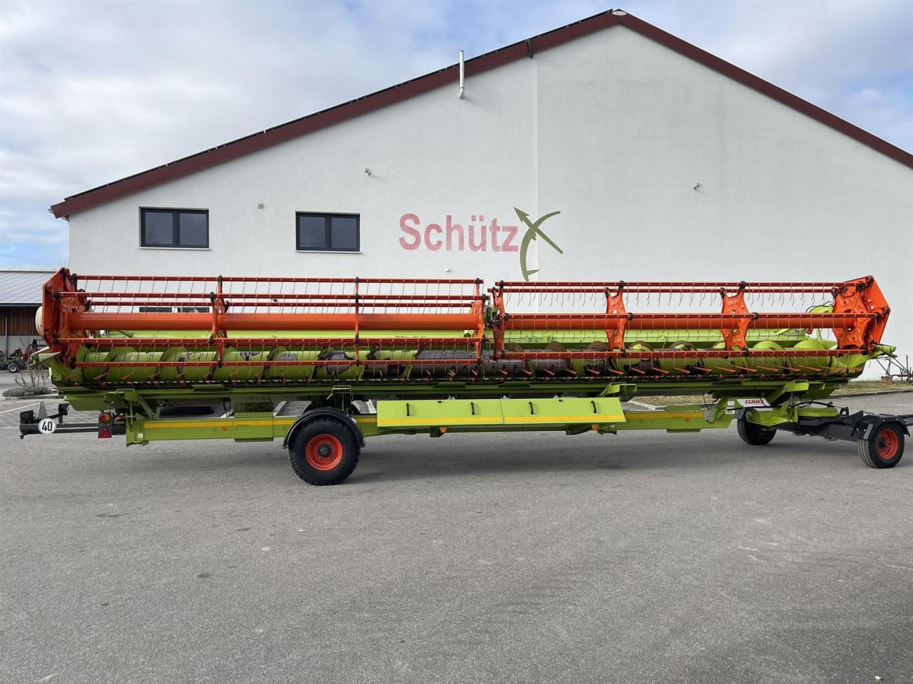 CLAAS Schneidwerk Claas Vario V1050, ca. 1600ha, LED Laser, Bj. 2016 - Koka e autokombajnës: foto 1 CLAAS Schneidwerk Claas Vario V1050, ca. 1600ha, LED Laser, Bj. 2016 - Koka e autokombajnës: foto 1