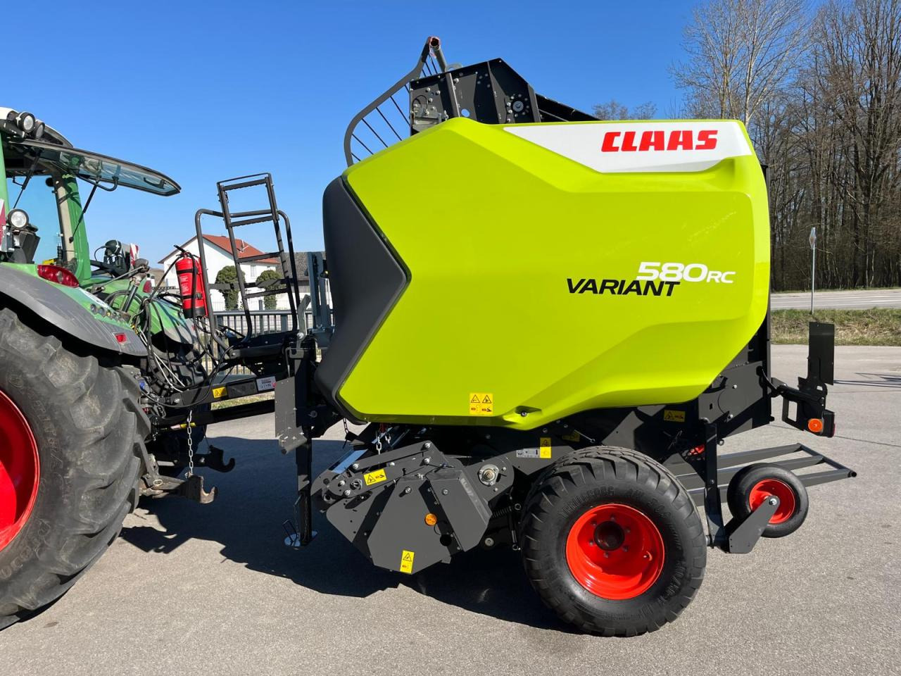 CLAAS Variant 580 RC, neuwertige Rundballenpresse - Dengmbledhëse e rrumbullakët: foto 1 CLAAS Variant 580 RC, neuwertige Rundballenpresse - Dengmbledhëse e rrumbullakët: foto 1
