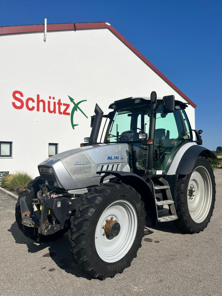 Lamborghini R6.140 DCR mit Frontzapfwelle und Frontkraftheber, Pflegeschlepper - Traktor: foto 1 Lamborghini R6.140 DCR mit Frontzapfwelle und Frontkraftheber, Pflegeschlepper - Traktor: foto 1