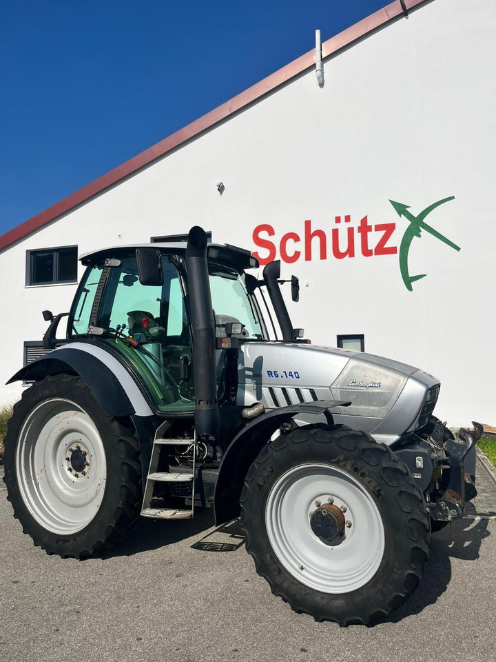 Lamborghini R6.140 DCR mit Frontzapfwelle und Frontkraftheber, Pflegeschlepper - Traktor: foto 2 Lamborghini R6.140 DCR mit Frontzapfwelle und Frontkraftheber, Pflegeschlepper - Traktor: foto 2