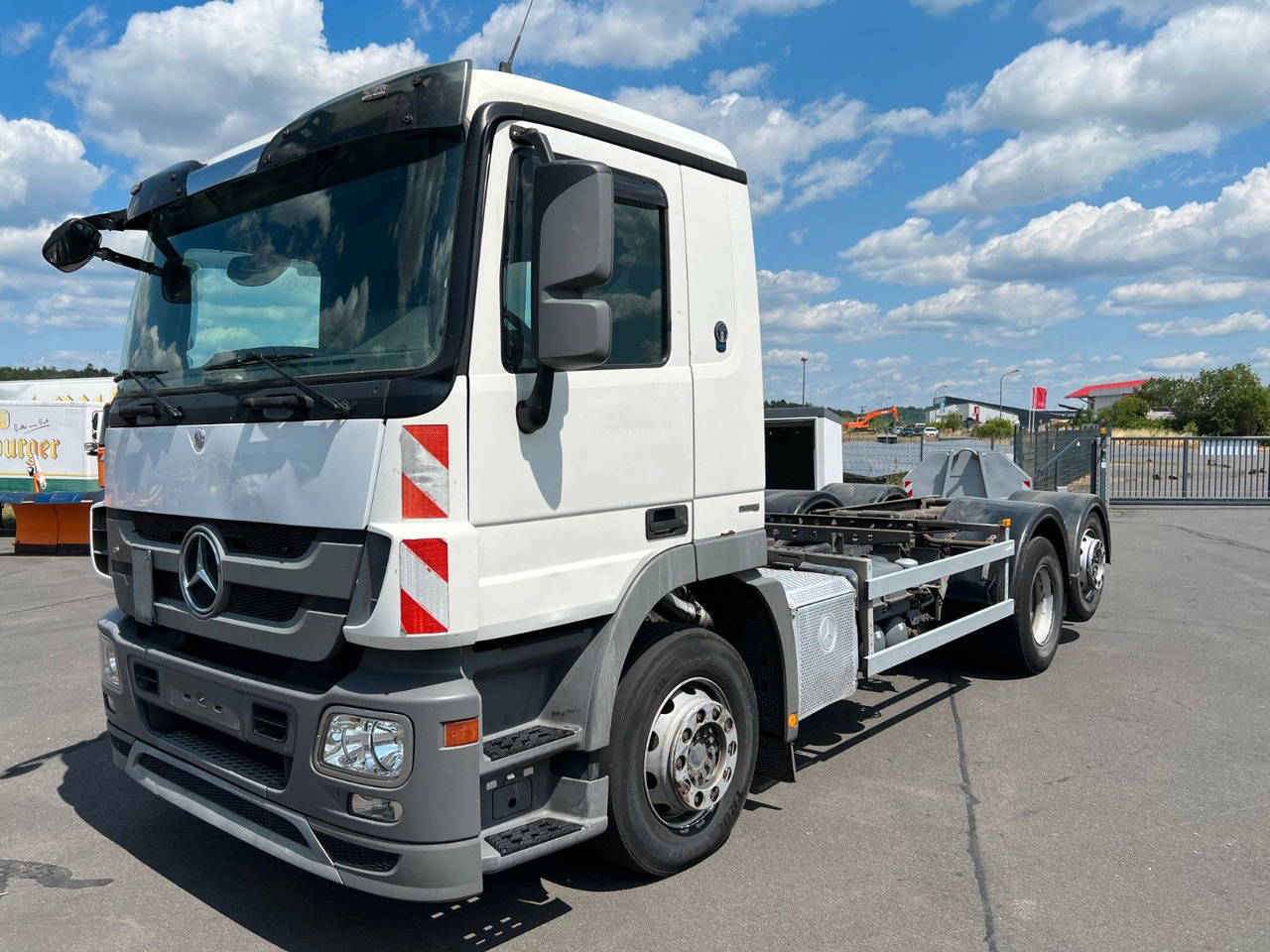 Mercedes-Benz Actros 2532 6x2 MP 3 Lenkachse /Liftachse / Mercedes-Benz Actros 2532 6x2 MP 3 Lenkachse /Liftachse / - Kamion kabinë-shasi: foto 1 Mercedes-Benz Actros 2532 6x2 MP 3 Lenkachse /Liftachse / Mercedes-Benz Actros 2532 6x2 MP 3 Lenkachse /Liftachse / - Kamion kabinë-shasi: foto 1