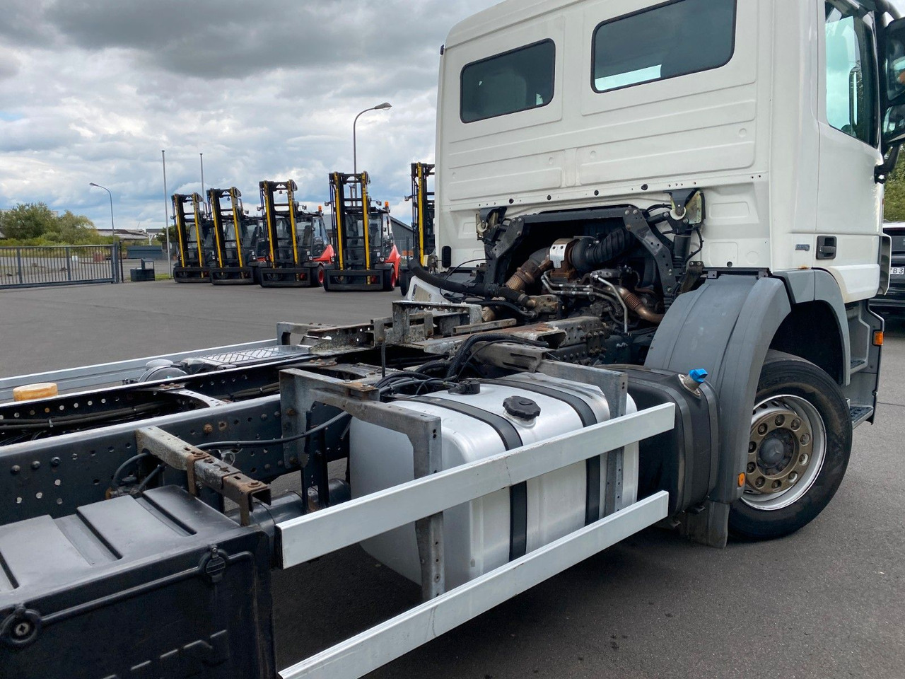 Mercedes-Benz Actros 2532 MP3 6x2 Hydraulik, 10 x am Lager Mercedes-Benz Actros 2532 MP3 6x2 Hydraulik, 10 x am Lager - Kamion kabinë-shasi: foto 4 Mercedes-Benz Actros 2532 MP3 6x2 Hydraulik, 10 x am Lager Mercedes-Benz Actros 2532 MP3 6x2 Hydraulik, 10 x am Lager - Kamion kabinë-shasi: foto 4