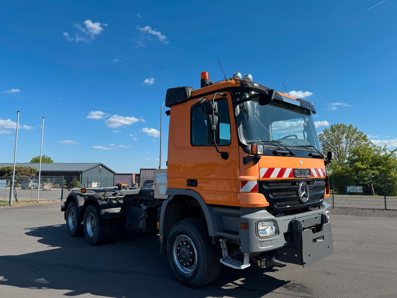 Mercedes-Benz Actros 3341 6x6 Kipperfahrgestell mit Zylinder - Kamion kabinë-shasi: foto 3 Mercedes-Benz Actros 3341 6x6 Kipperfahrgestell mit Zylinder - Kamion kabinë-shasi: foto 3