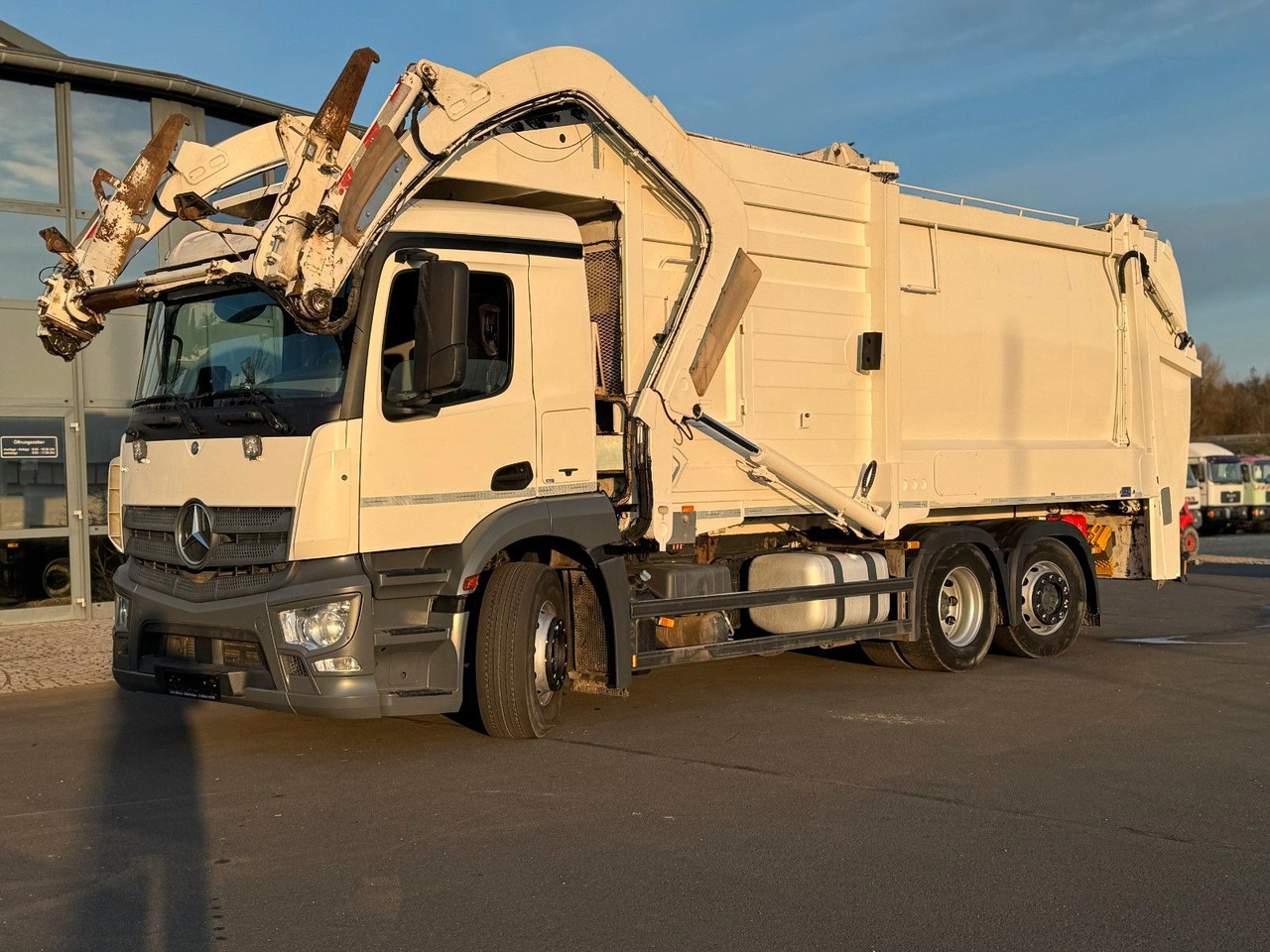 Mercedes-Benz Antos 2533 6x2 Heil Frontlader Waage Funk Mercedes-Benz Antos 2533 6x2 Heil Frontlader Waage Funk - Kamion vetëshkarkues: foto 1 Mercedes-Benz Antos 2533 6x2 Heil Frontlader Waage Funk Mercedes-Benz Antos 2533 6x2 Heil Frontlader Waage Funk - Kamion vetëshkarkues: foto 1
