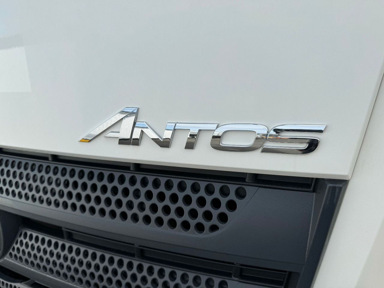 Mercedes-Benz Antos 2533 6x2 Mercedes-Benz Antos 2533 6x2 - 3 x am Lager - - Kamion kabinë-shasi: foto 3 Mercedes-Benz Antos 2533 6x2 Mercedes-Benz Antos 2533 6x2 - 3 x am Lager - - Kamion kabinë-shasi: foto 3