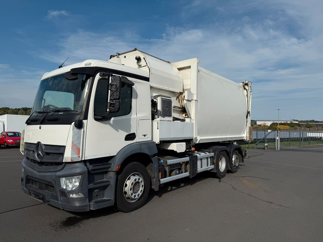 Mercedes-Benz Antos 2533 Seitenlader HS SL- VK- F - Kamion mbeturinash: foto 1 Mercedes-Benz Antos 2533 Seitenlader HS SL- VK- F - Kamion mbeturinash: foto 1