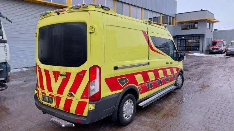 FORD TRANSIT 2,0TDI AMBULANCE KLIMA 1.2018 EURO 6, 3 UNITS - Ambulancë: foto 3 FORD TRANSIT 2,0TDI AMBULANCE KLIMA 1.2018 EURO 6, 3 UNITS - Ambulancë: foto 3
