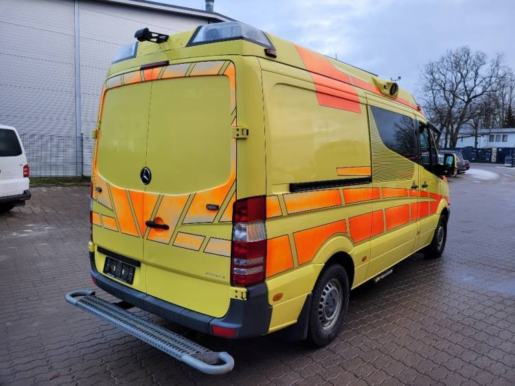 MERCEDES – BENZ SPRINTER 2.2D AMBULANCE (PROFILE) KLIMA 11.2014 EURO 5 - Ambulancë: foto 4 MERCEDES – BENZ SPRINTER 2.2D AMBULANCE (PROFILE) KLIMA 11.2014 EURO 5 - Ambulancë: foto 4