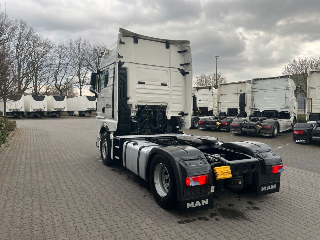 MAN TGX 18.510 4x2 BL SA, Standklima MAN TGX 18.510 4x2 BL SA, Standklima - Gjysmë-kamion: foto 5 MAN TGX 18.510 4x2 BL SA, Standklima MAN TGX 18.510 4x2 BL SA, Standklima - Gjysmë-kamion: foto 5