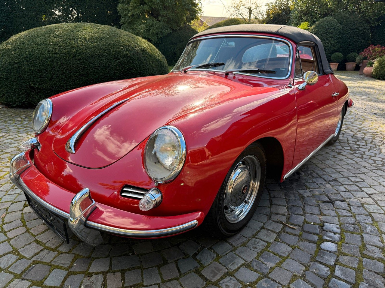 Porsche 356 C / 1600 C Reutter Cabrio Porsche 356 C / 1600 C Reutter Cabrio - Veturë: foto 1 Porsche 356 C / 1600 C Reutter Cabrio Porsche 356 C / 1600 C Reutter Cabrio - Veturë: foto 1