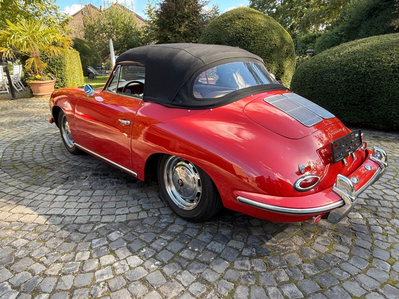 Porsche 356 C / 1600 C Reutter Cabrio Porsche 356 C / 1600 C Reutter Cabrio - Veturë: foto 4 Porsche 356 C / 1600 C Reutter Cabrio Porsche 356 C / 1600 C Reutter Cabrio - Veturë: foto 4