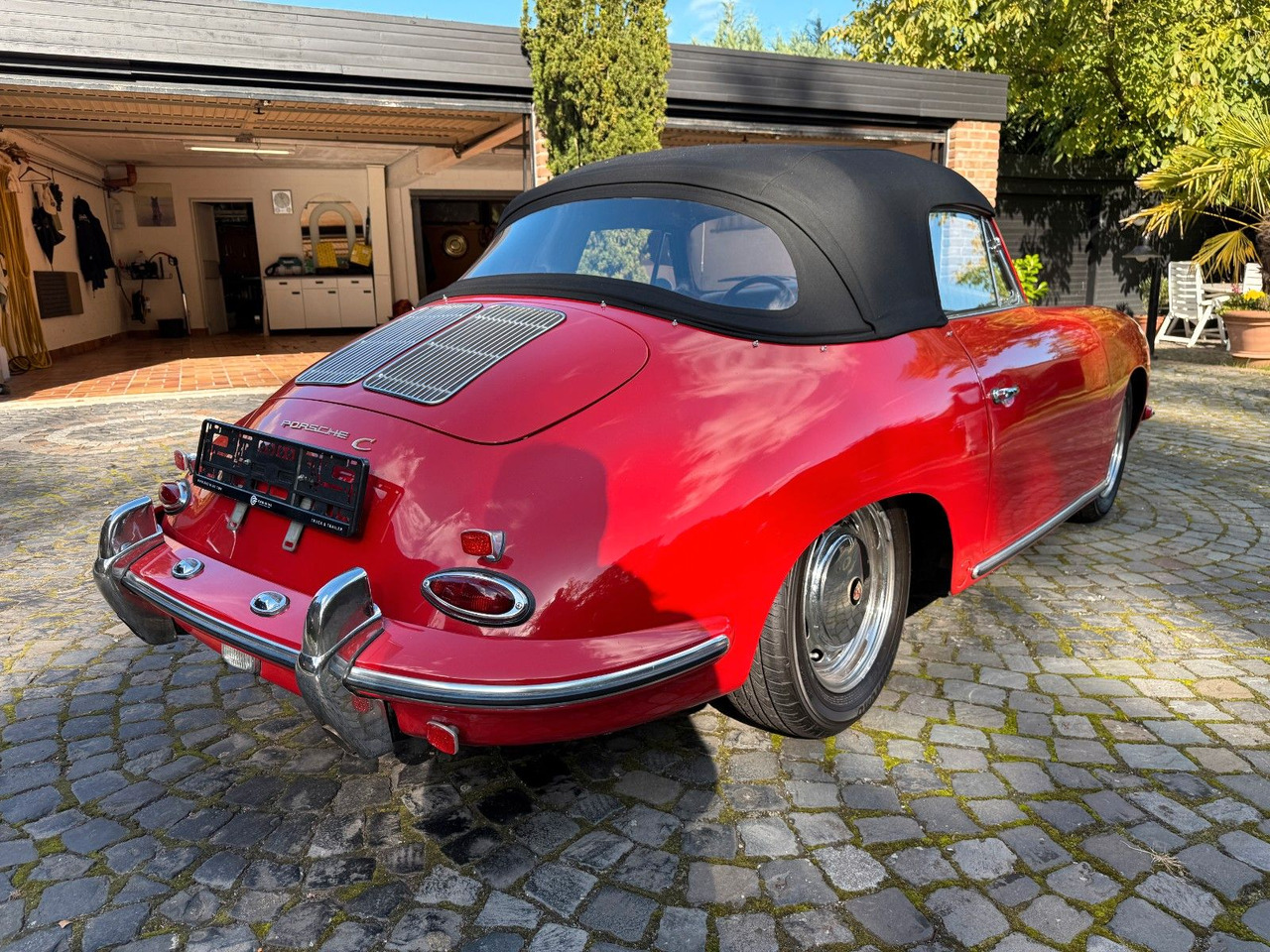 Porsche 356 C / 1600 C Reutter Cabrio Porsche 356 C / 1600 C Reutter Cabrio - Veturë: foto 3 Porsche 356 C / 1600 C Reutter Cabrio Porsche 356 C / 1600 C Reutter Cabrio - Veturë: foto 3