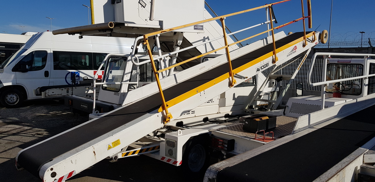 AVIOGEI Belt loader NS450 - Shirit transportues avionësh: foto 1 AVIOGEI Belt loader NS450 - Shirit transportues avionësh: foto 1