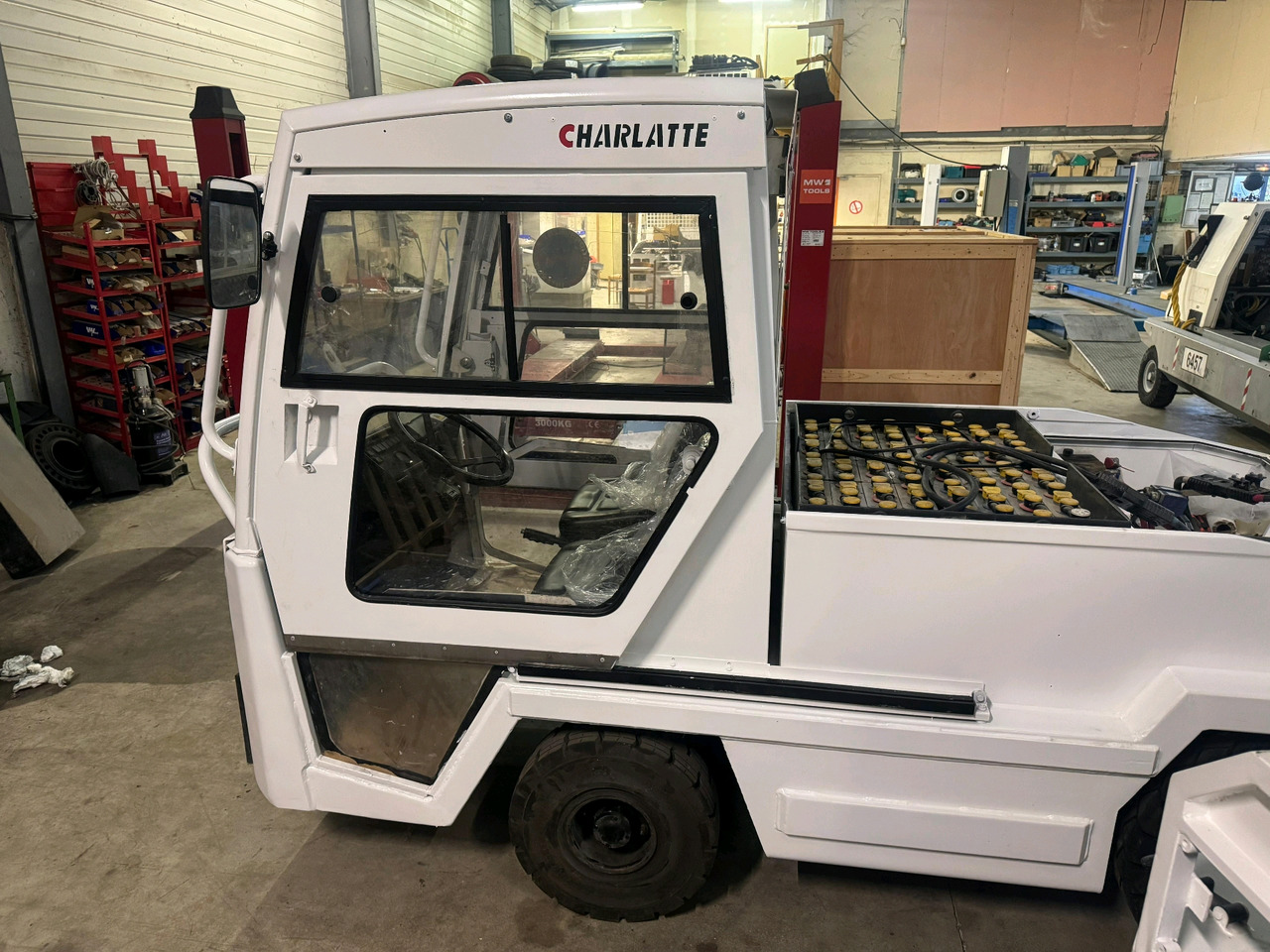 Charlatte 2012 - Mjet për tërheqjen e bagazheve: foto 2 Charlatte 2012 - Mjet për tërheqjen e bagazheve: foto 2