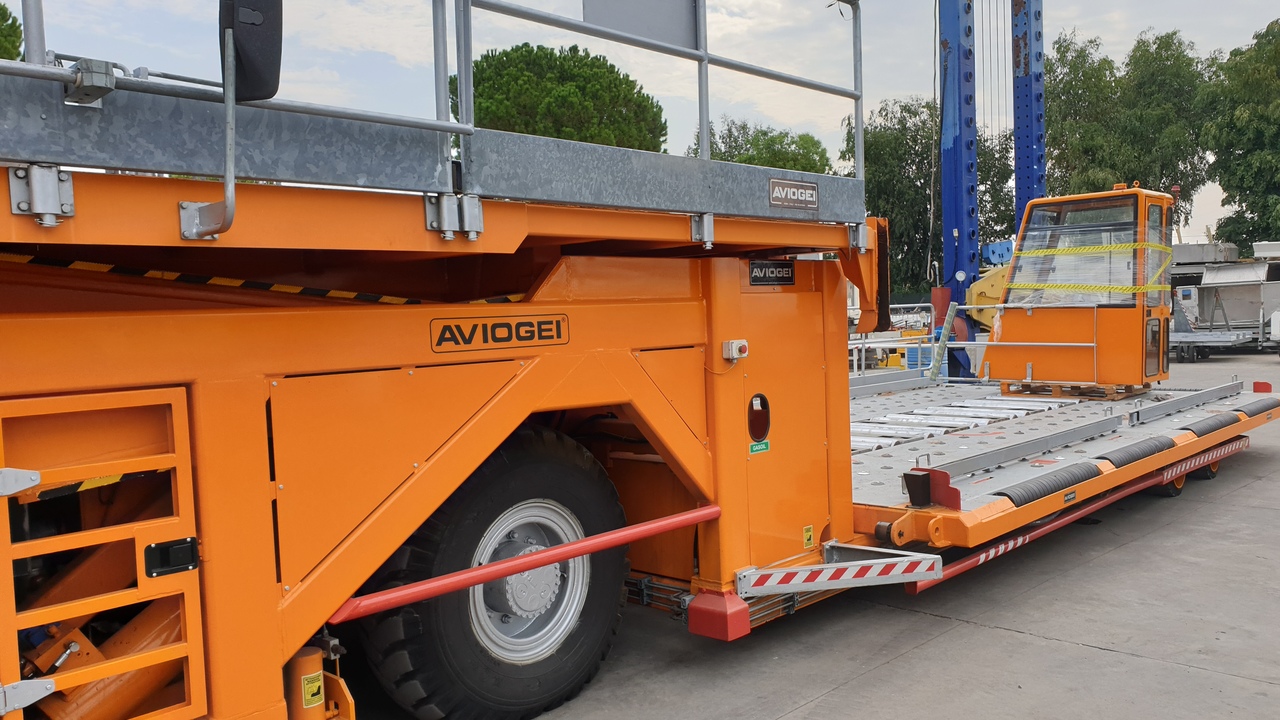 Main Deck Loader Aviogei 20 tons 2PU2000 - Ngarkues i kontejnerit/ Paletave: foto 3 Main Deck Loader Aviogei 20 tons 2PU2000 - Ngarkues i kontejnerit/ Paletave: foto 3