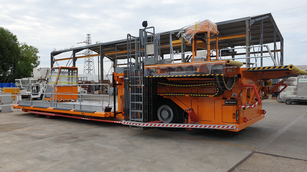 Main Deck Loader Aviogei 20 tons 2PU2000 - Ngarkues i kontejnerit/ Paletave: foto 4 Main Deck Loader Aviogei 20 tons 2PU2000 - Ngarkues i kontejnerit/ Paletave: foto 4