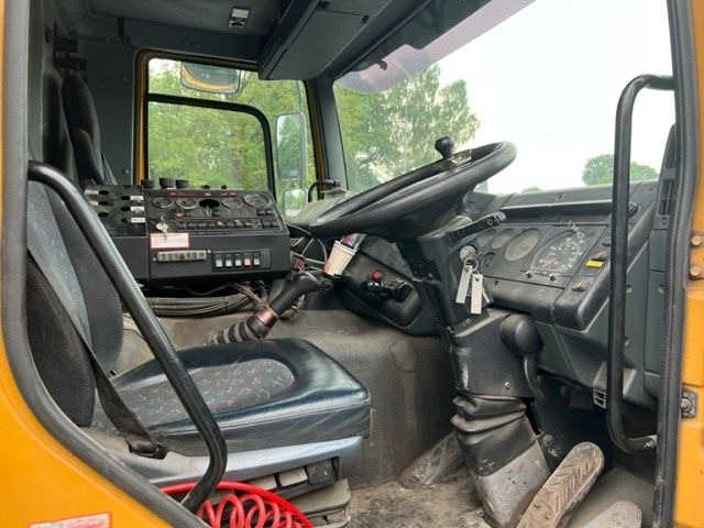 DAF CF 65 FA65.210 CF Right Hand Drive - Kamion kabinë-shasi: foto 4 DAF CF 65 FA65.210 CF Right Hand Drive - Kamion kabinë-shasi: foto 4